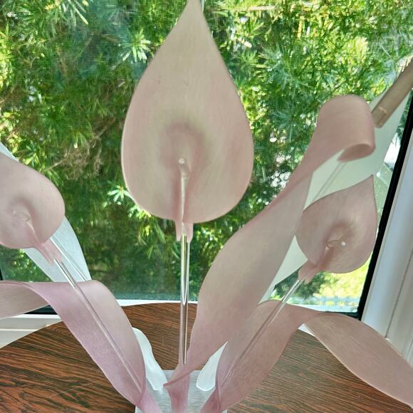 Vintage Lucite Calla Lily Sculpture with Pink and White Petals 24.5” - Picture 7 of 16